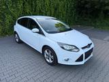 Ford Focus EcoBoost TÜV 07/2027 Active Par... - Ford Focus aus 2012: For