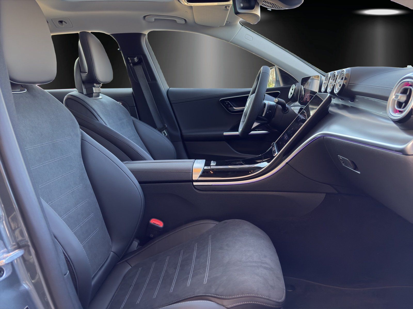 Fahrzeugabbildung Mercedes-Benz C 300 d T EDITION AMG 360° AHK KEYGO PANO MEMORY