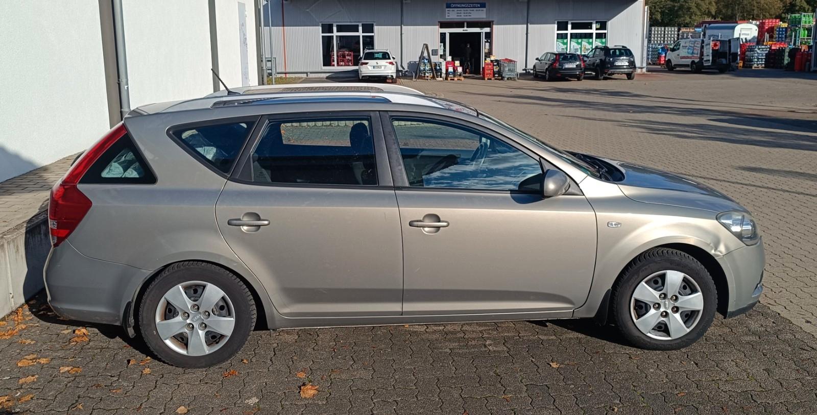 Kia cee'd 2012 — interior