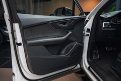 AUDI Q7 50 TDI competition plus*AHK*HU*B&O*PANO*VOLL AUDI Q7 50 TDI competition plus*AHK*HU*B&O*PANO*VOLL