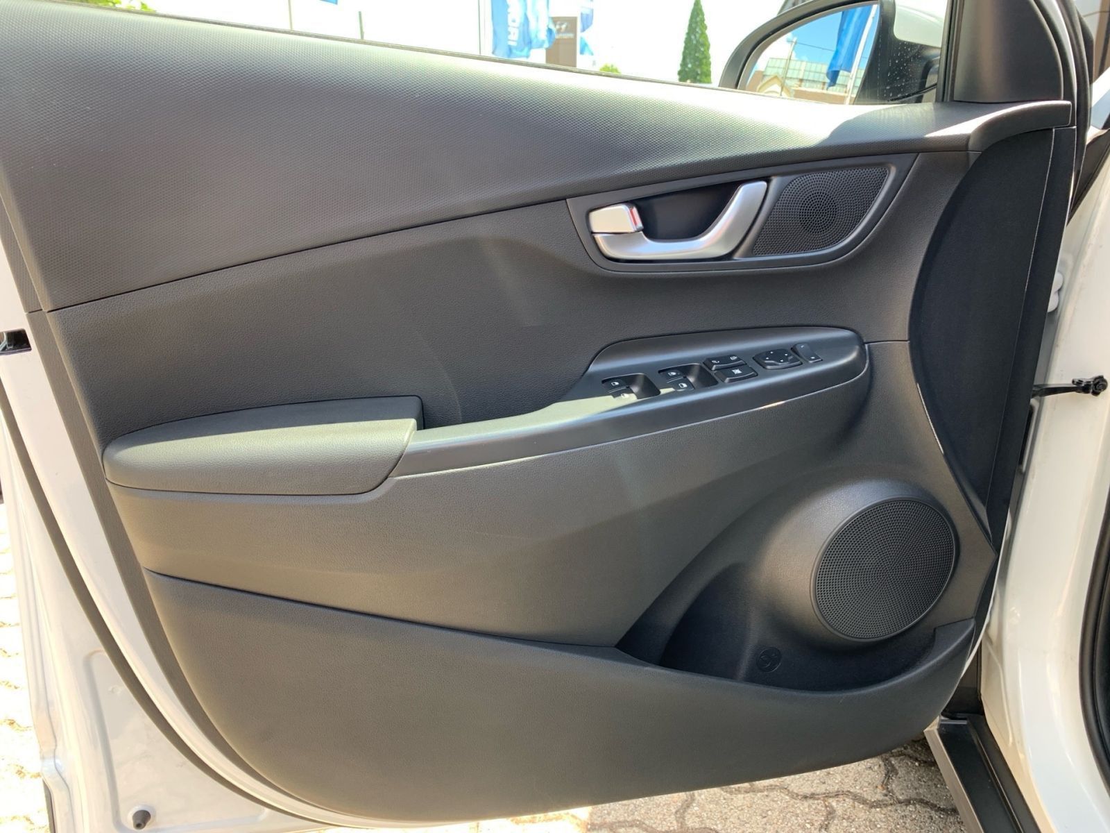 Fahrzeugabbildung Hyundai KONA Select Elektro 11 kW OBC Sitzheizung
