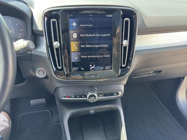 Volvo XC40 Momentum D3 2WD Autom. SSD AHK*