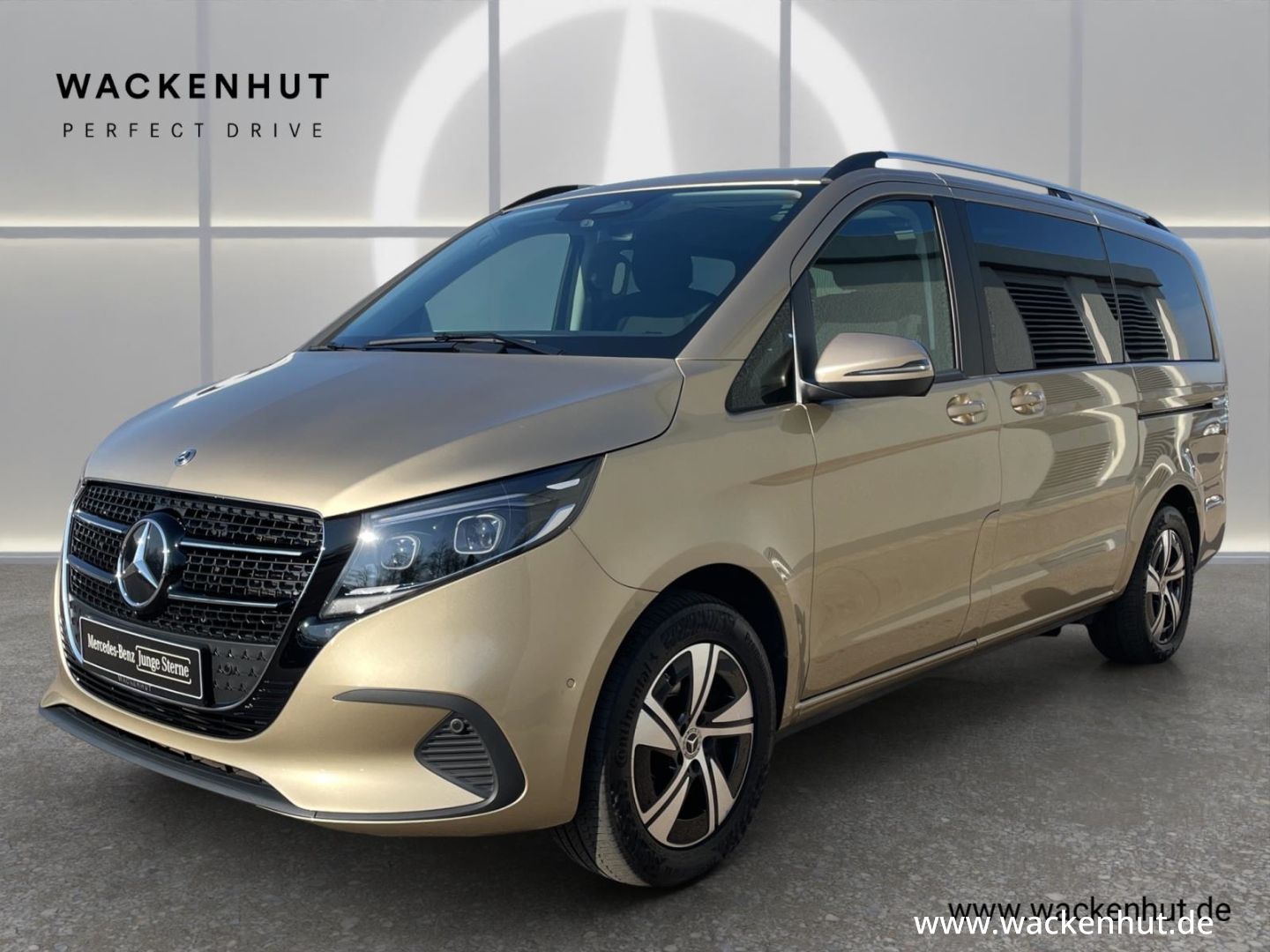 MERCEDES-BENZ V 220 d STYLE Lang AHK 8-Sitzer Distronic