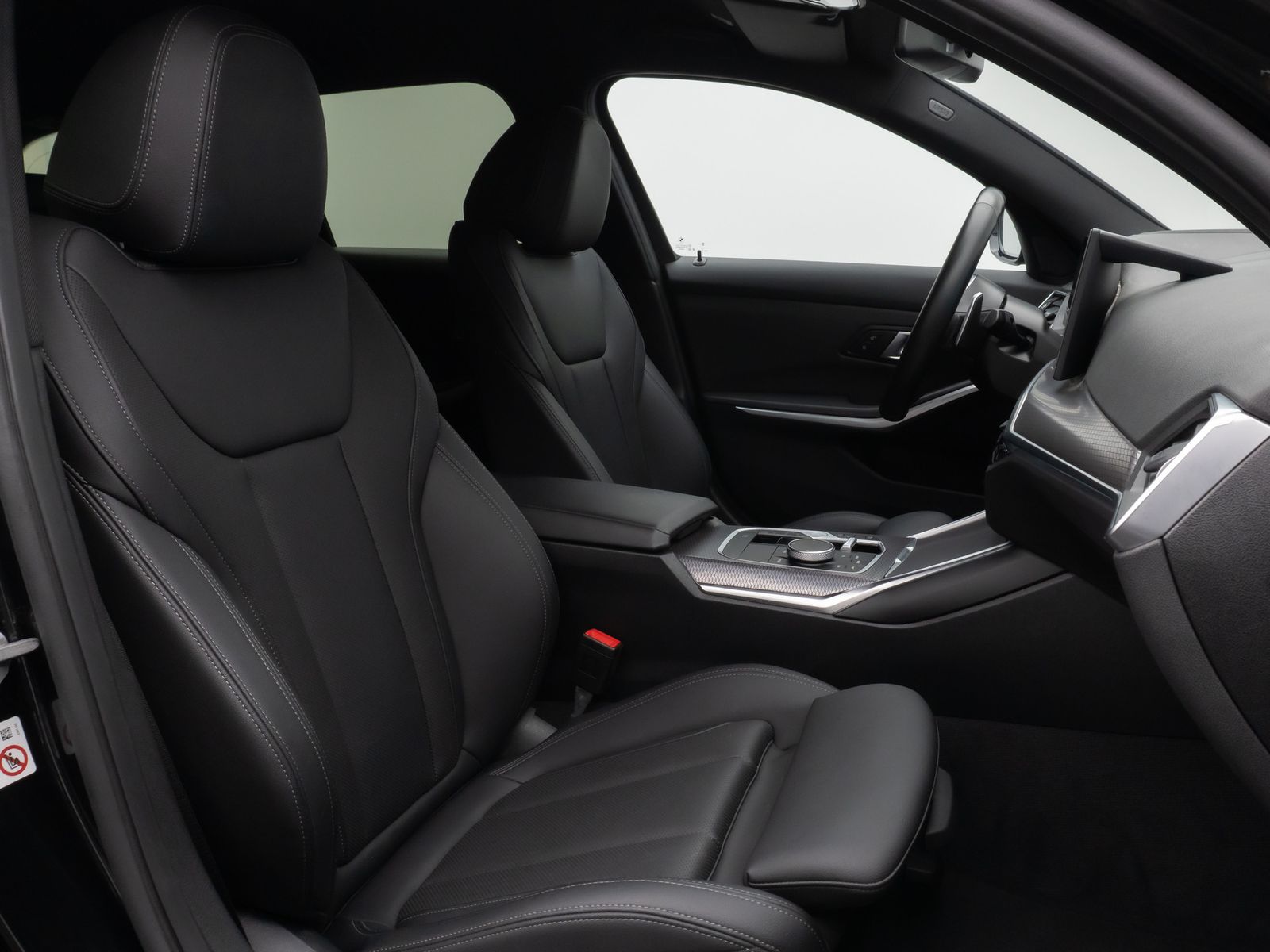 Fahrzeugabbildung BMW 318i M Sport Kamera HUD DAB HiFi Fernlichtassist