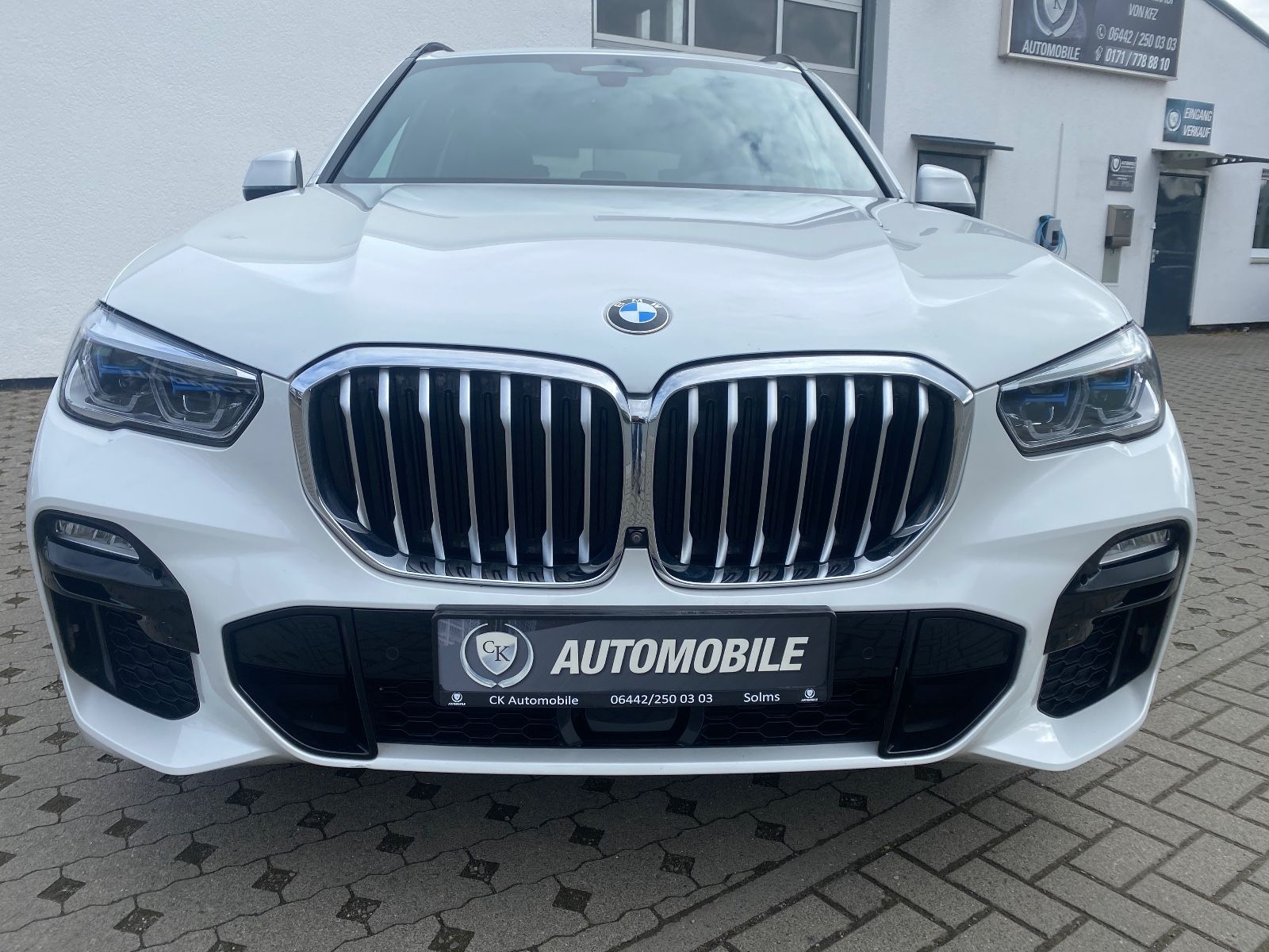Fahrzeugabbildung BMW X5 xDrive 45 e M Sport/Laser/HeadUp/Pano/360°Kam