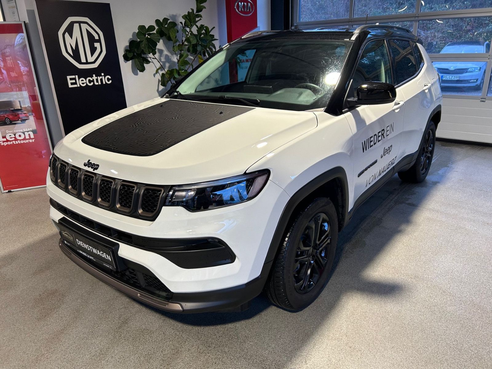 Fahrzeugabbildung Jeep Compass Upland Plug-In Hybrid 4XE