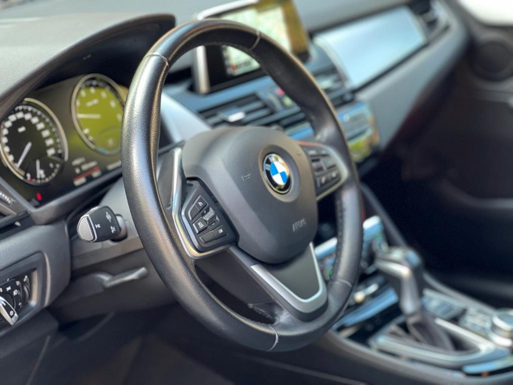 BMW 225