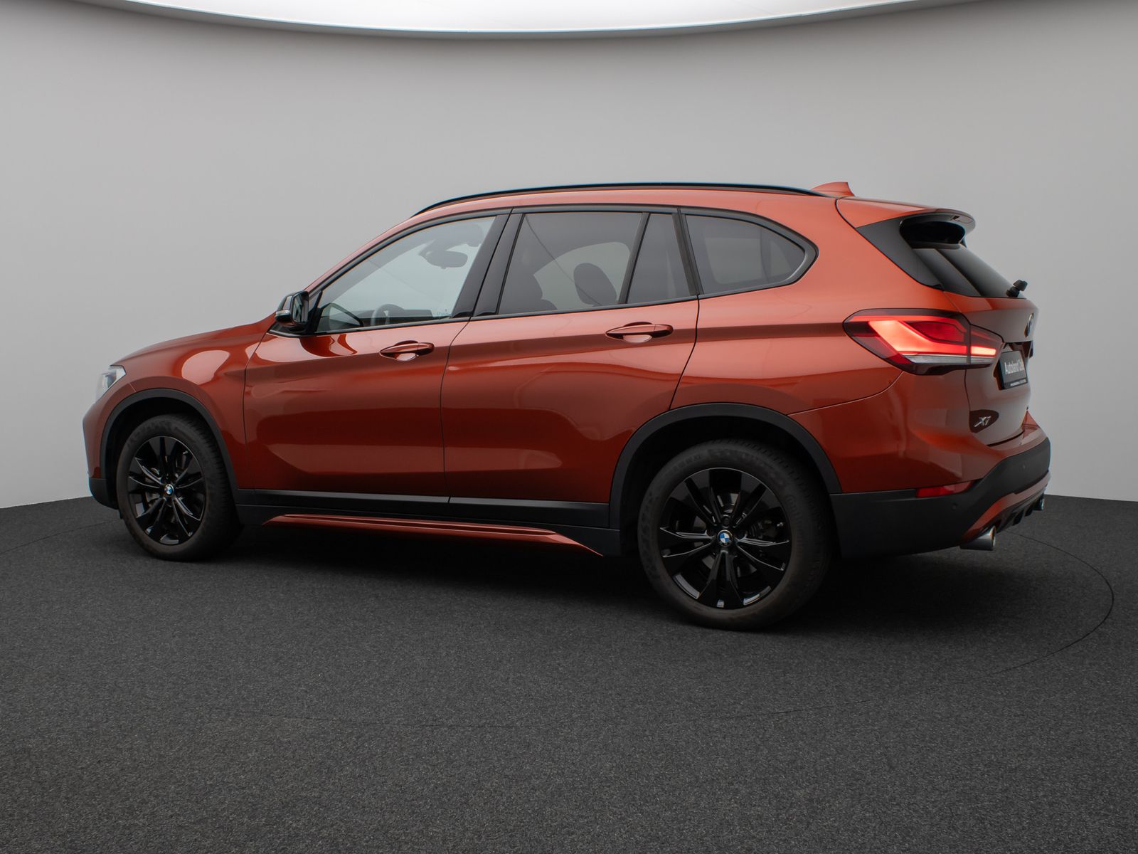 Fahrzeugabbildung BMW X1 xD20d Sport Line Panorama Kamera HUD DAB AHK