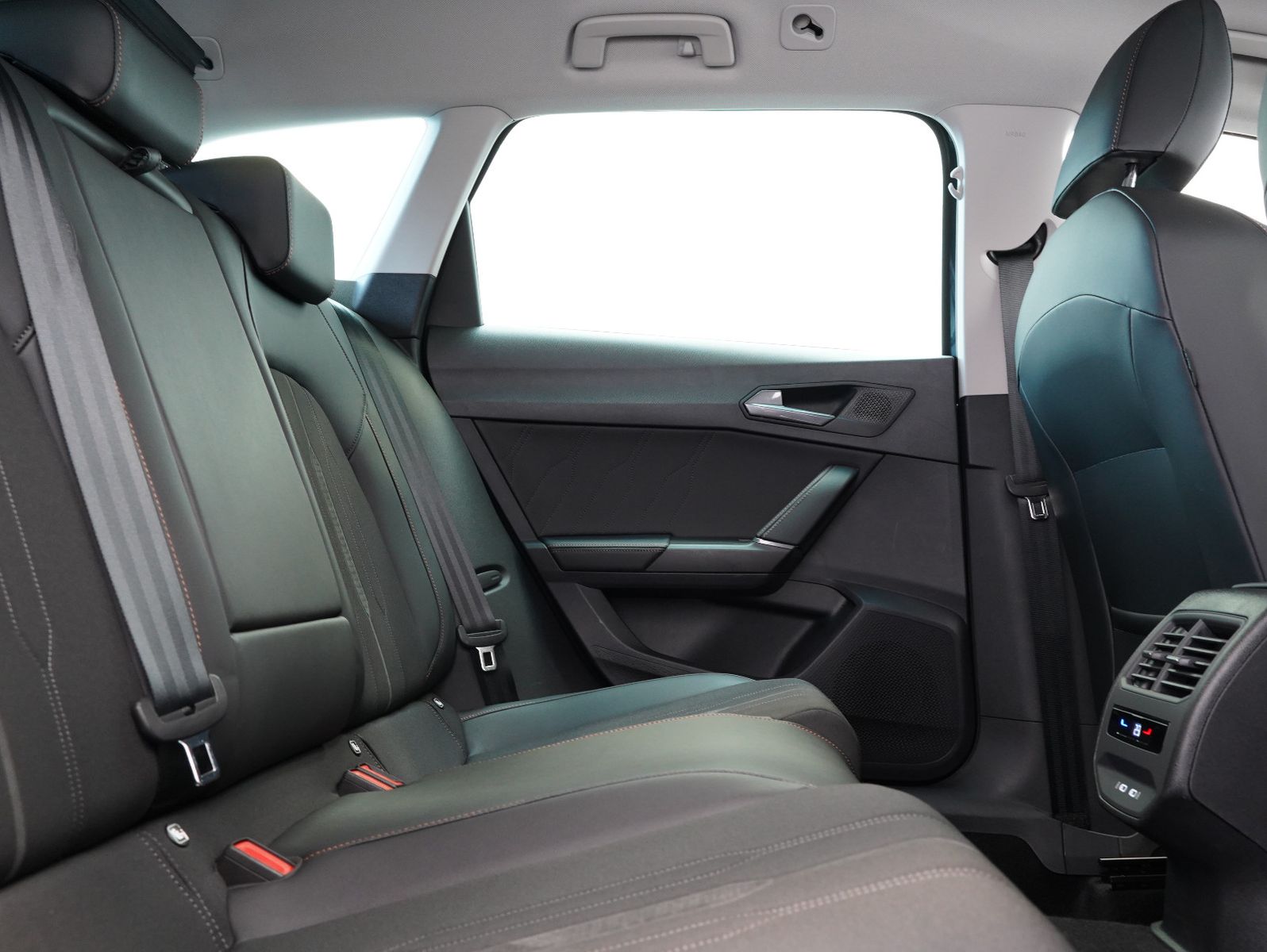 Fahrzeugabbildung CUPRA Leon Sportstourer 2.0 TSI DSG