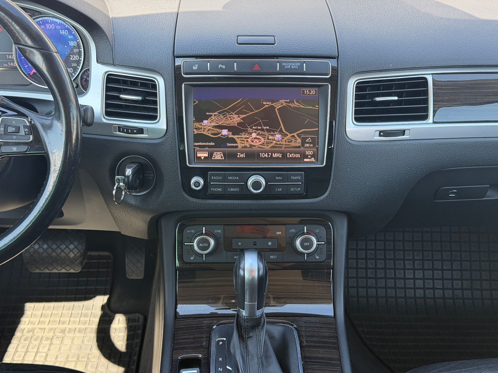 Fahrzeugabbildung Volkswagen Touareg V6 TDI BMT/Terrain Tech 4Mot/NAVI/LEDER