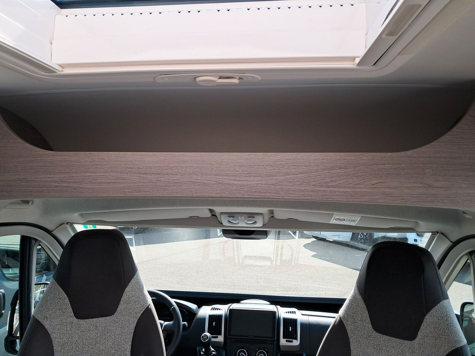 Fahrzeugabbildung Pössl Roadcruiser Citroen 165 PS Mark./AHK/Navi/Solar