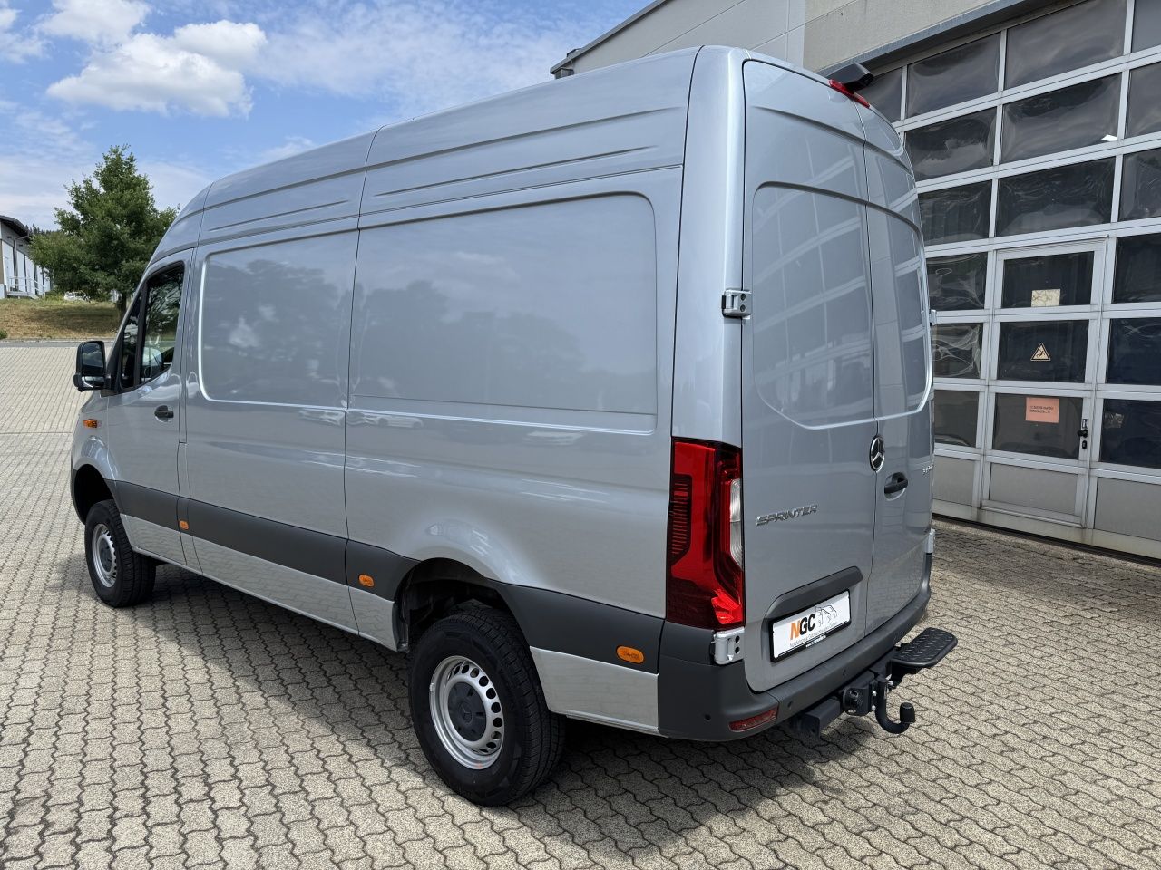 Fahrzeugabbildung Mercedes-Benz Sprinter 319CDI KA ProL2H2 4x4 Klima*LED*AHK2.8T