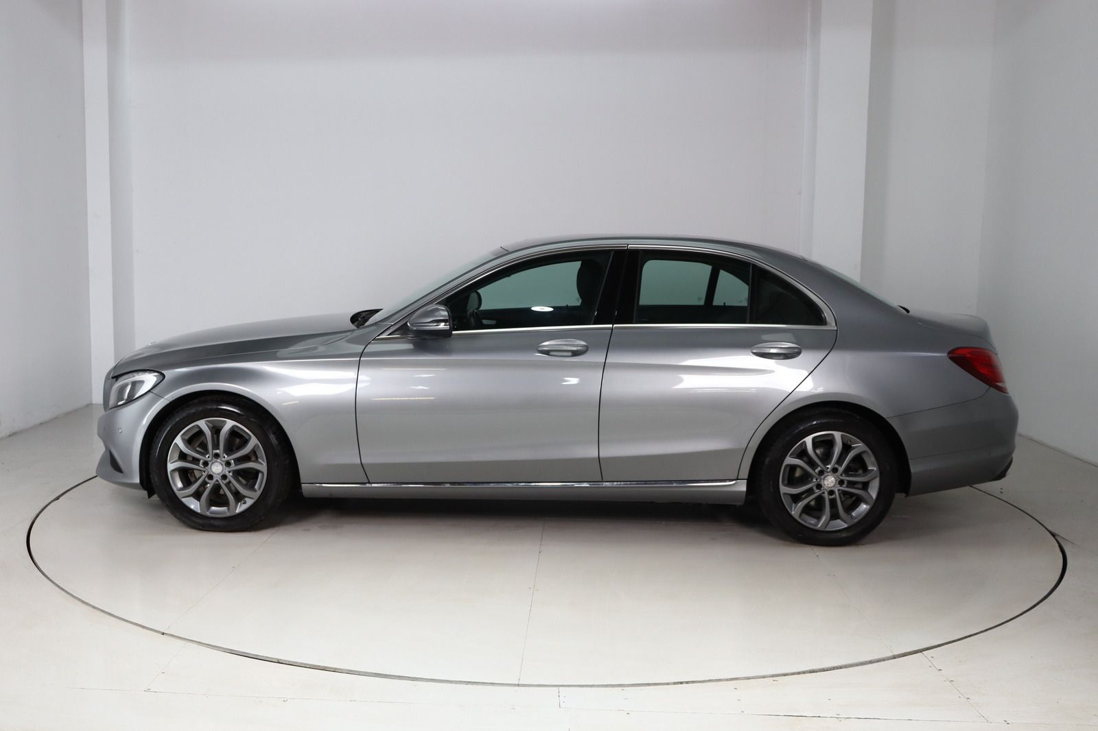 Fahrzeugabbildung Mercedes-Benz C 180 d * LED * SHZ