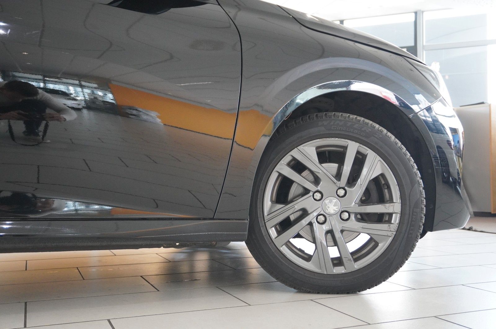 Fahrzeugabbildung Peugeot 208 1.2 ACTIVE PACK NAVI/LED/SPORT/PDC/TEMP./ASS