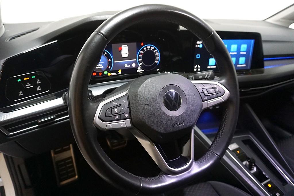 Volkswagen Golf 8 2.0TDI DSG Active Virtual AHK Navi LED, миниатюра 8