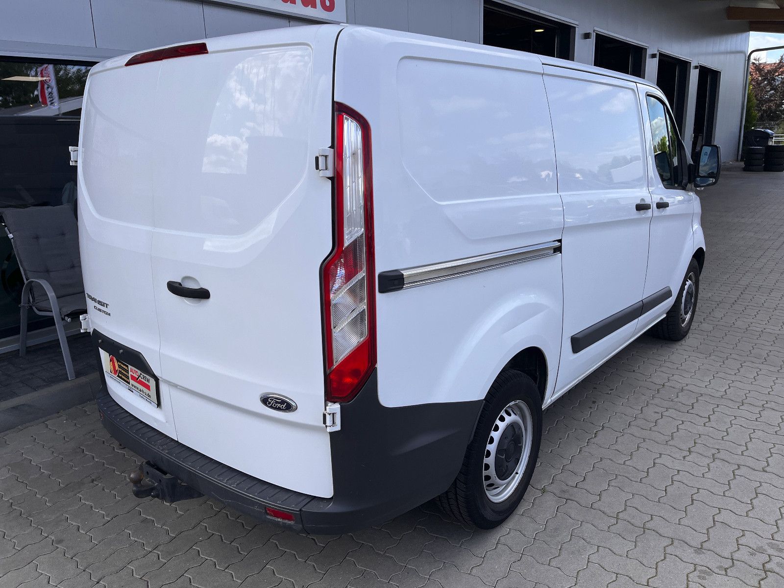 Fahrzeugabbildung Ford Transit Custom Kasten 270 L1