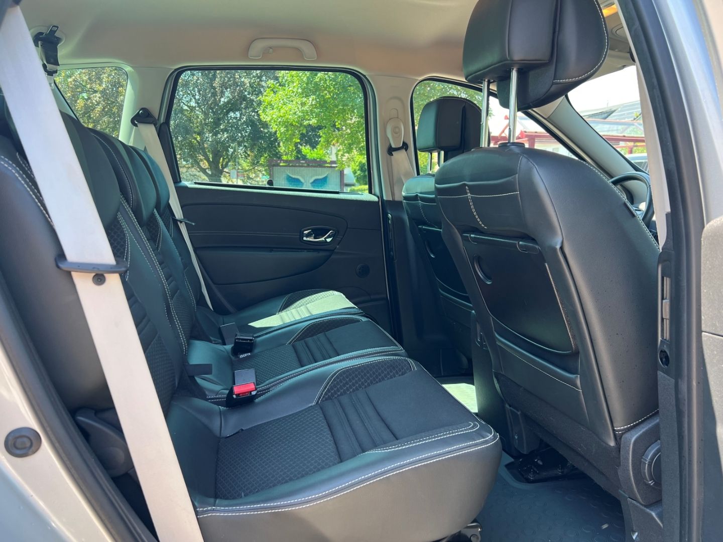 Fahrzeugabbildung Renault Scenic III BOSE Edition Dci 110 Navi BOSE-Sounds