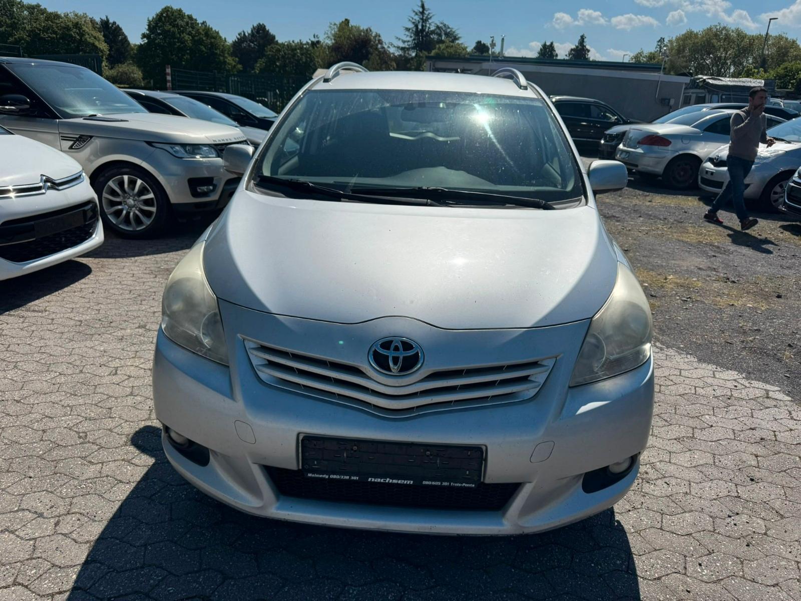 Toyota Verso Basis
