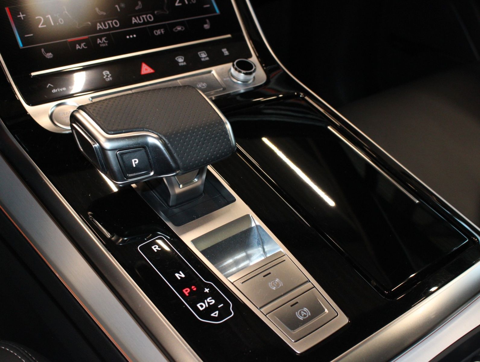 Fahrzeugabbildung Audi Q7 50 TDI Quattro  1.Hand+Pano+Standhzg.+HUD