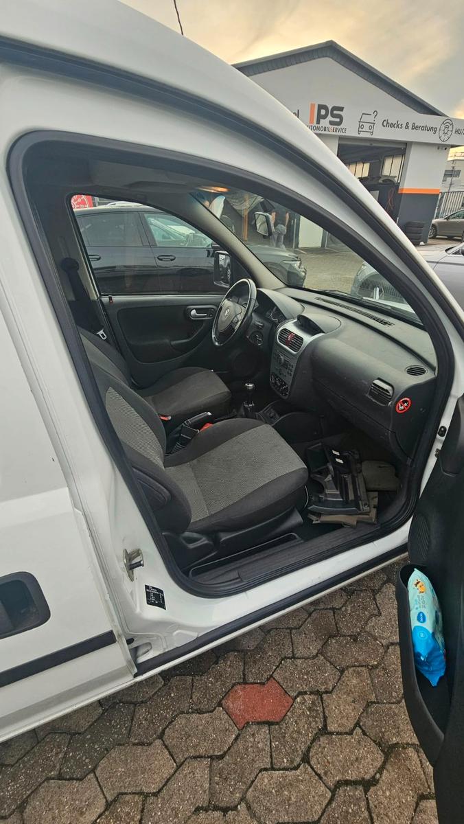 Opel Combo 2010 — photo 10