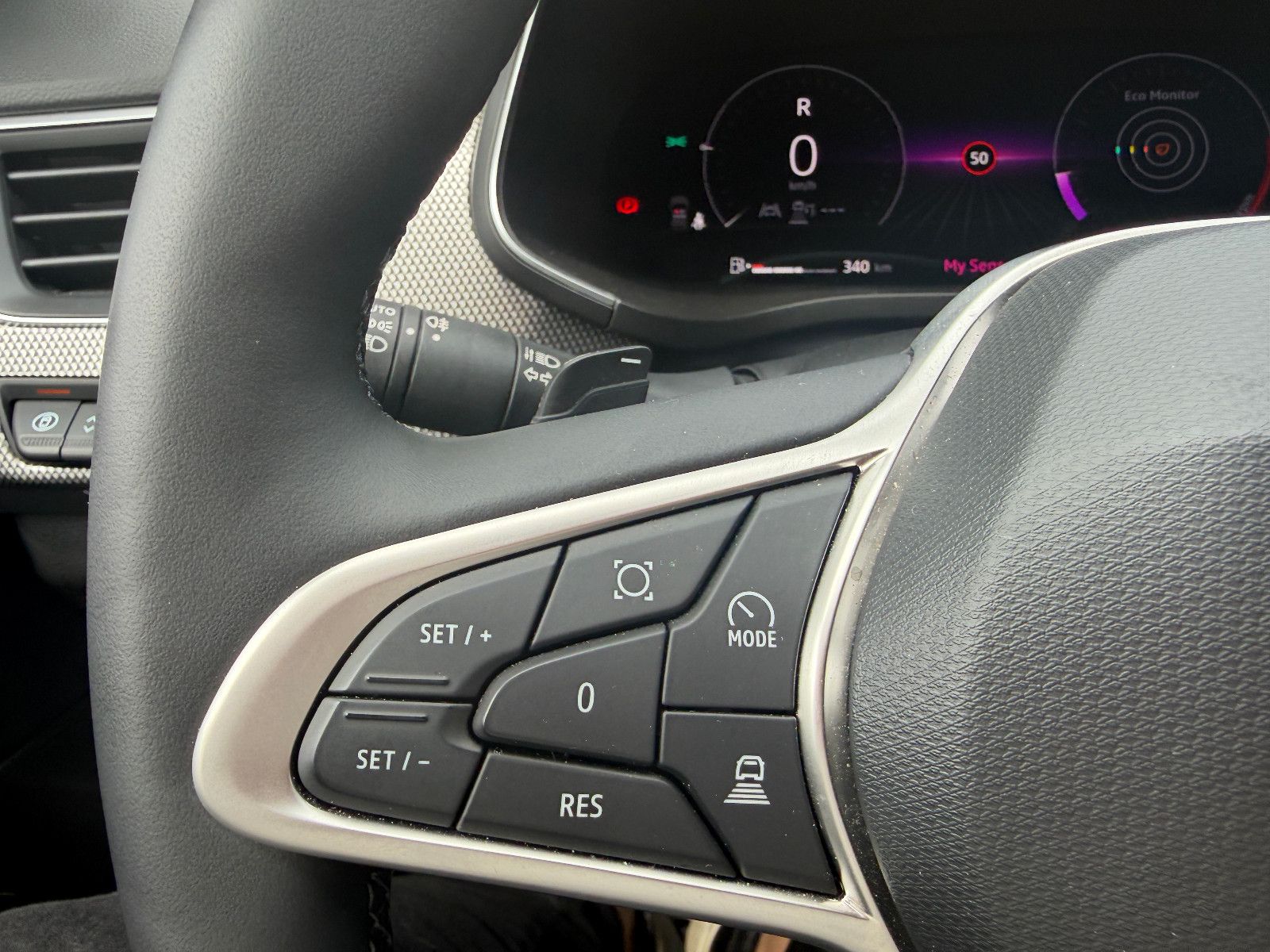 Fahrzeugabbildung Renault Arkana Techno/KAMERA/AMBIENTE/KAMERA/LEDER/ACC