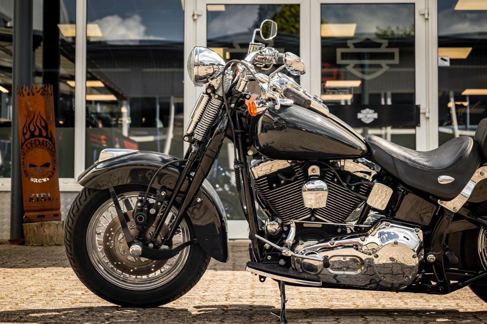 Fahrzeugabbildung Harley-Davidson FLSTSCI Springer Classic - Vance & Hines -