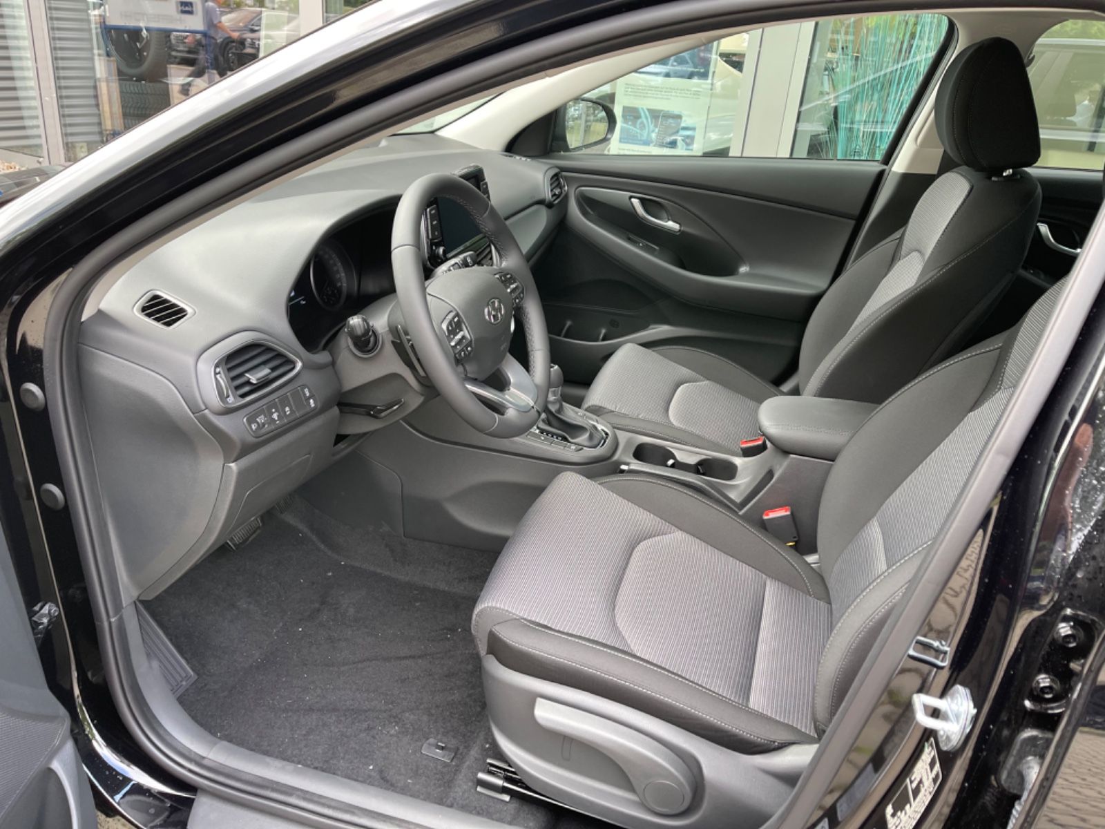 Fahrzeugabbildung Hyundai i30 1.0 T-GDI 7-DCT Select  SHZ PDC CarPlay