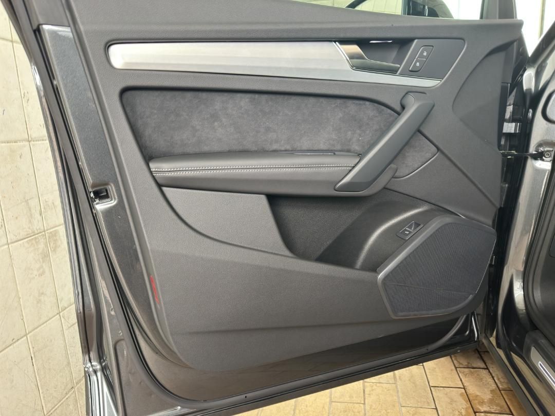 Fahrzeugabbildung Audi Q5 40 2.0 TDI quattro S-Line AHK, MATRIX, Navi