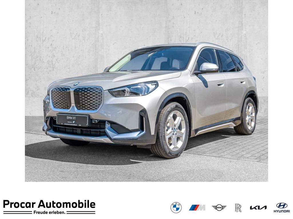 BMW iX1