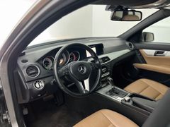 MERCEDES-BENZ C 220 T CDI / DESIGNO / HARMAN KARDON/ AUTOM./ MERCEDES-BENZ C 220 T CDI / DESIGNO / HARMAN KARDON/ AUTOM./