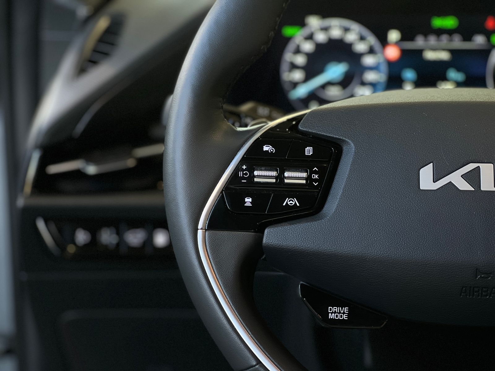 Fahrzeugabbildung Kia Niro Spirit PHEV Relax-Pack Tech-Pack HUD H&K