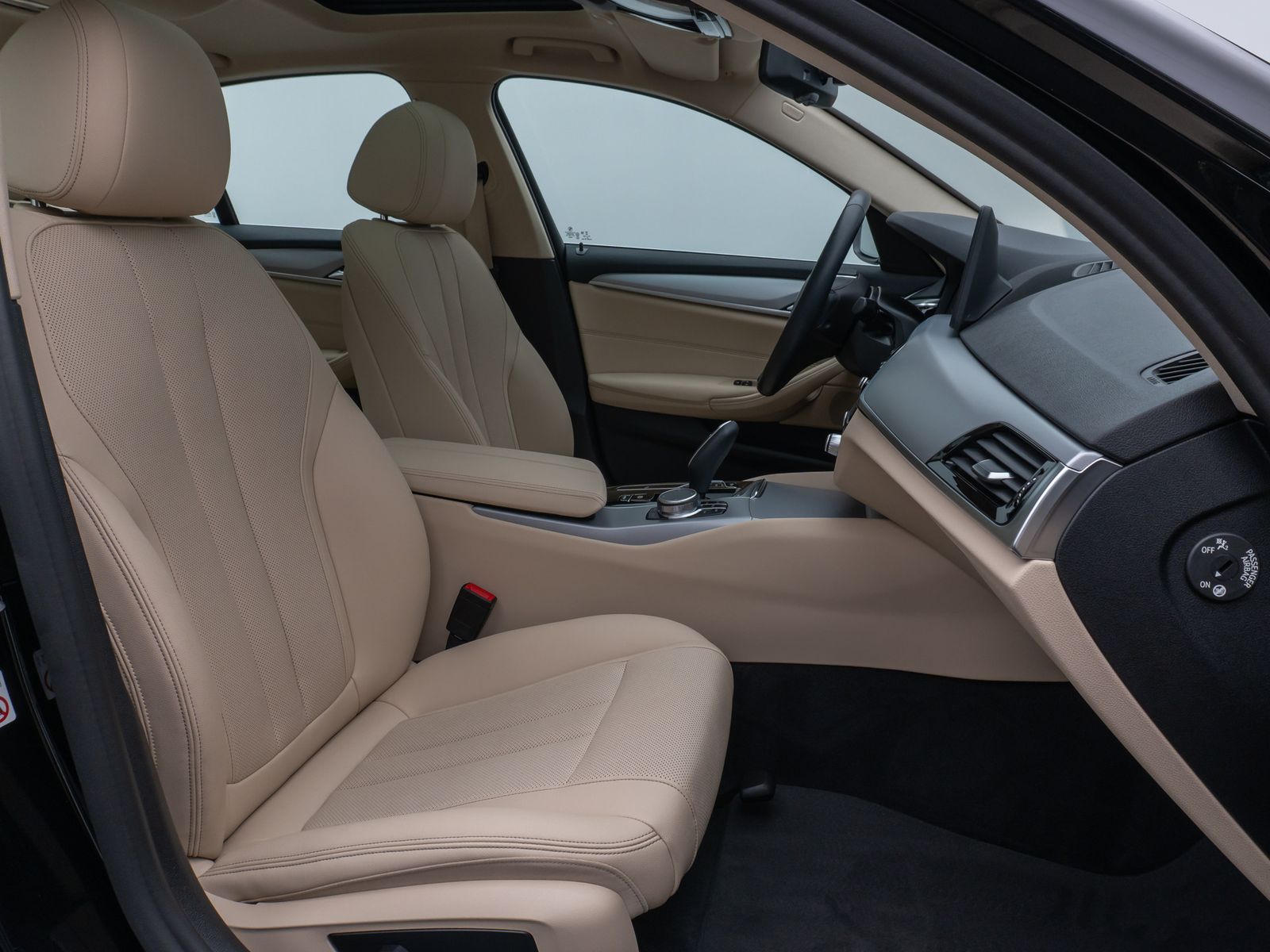 Fahrzeugabbildung BMW 530i Kamera Glasdach DAB Lenkrhzg Klima-4. Alarm