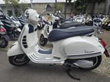 Vespa GTS 300 YACHT CLUB limitiert ABS ASR LED