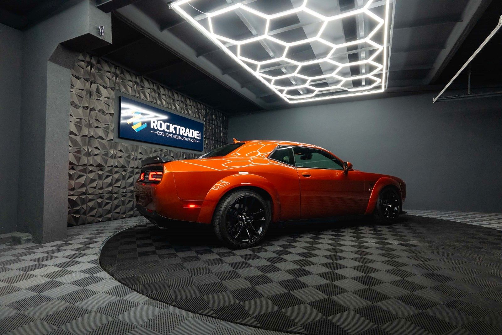 Fahrzeugabbildung Dodge Challenger 6.4 V8 SRT 392 R/T SCAT PACK WIDEBODY
