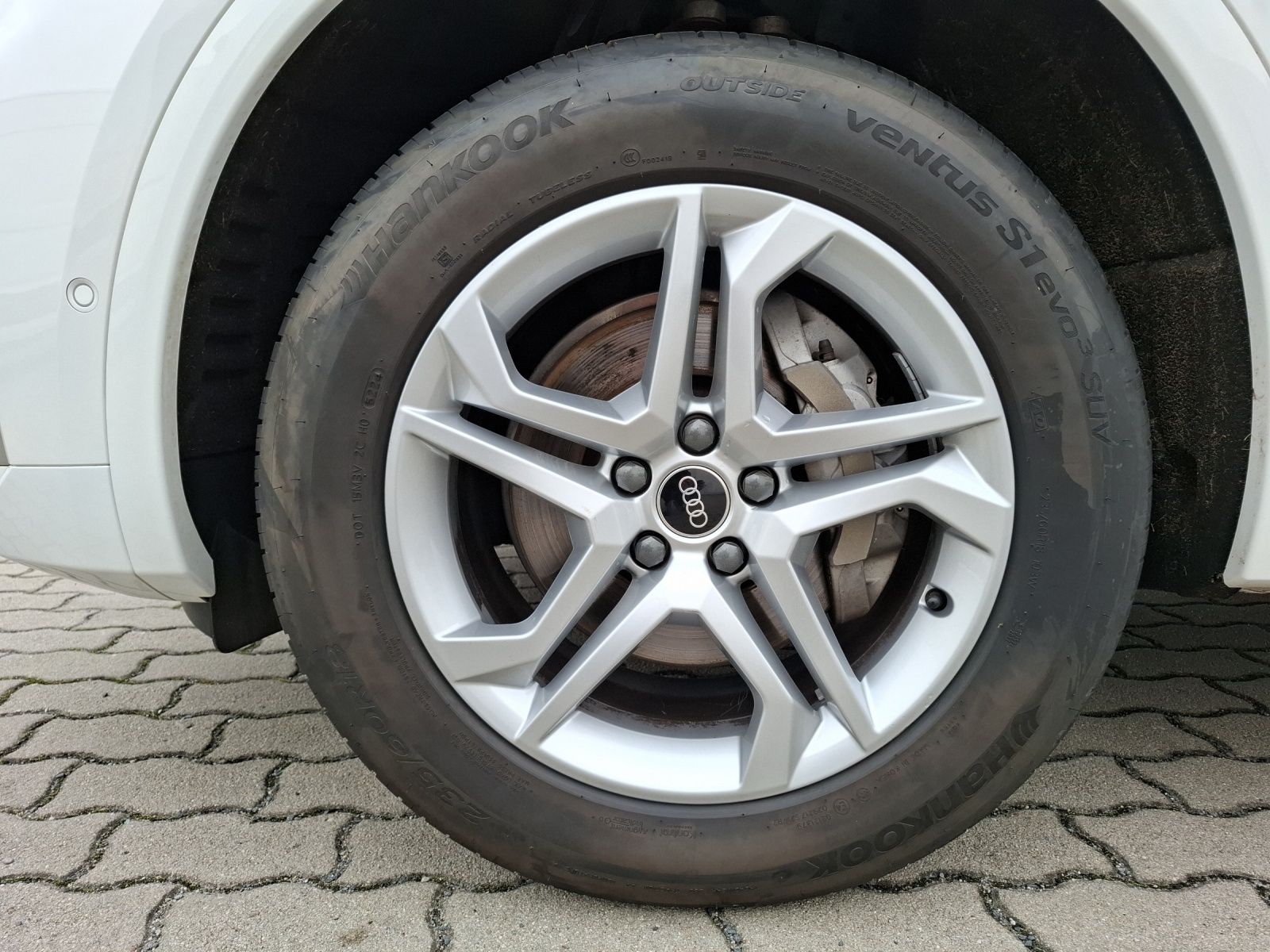Fahrzeugabbildung Audi Q5 40 TDI quattro S-line S-tronic STH Matrix AHK
