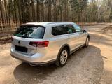 Volkswagen Passat Alltrack 4WD TDI STH DSG AHK DCC Business - silberne Volkswagen Passat Alltrack