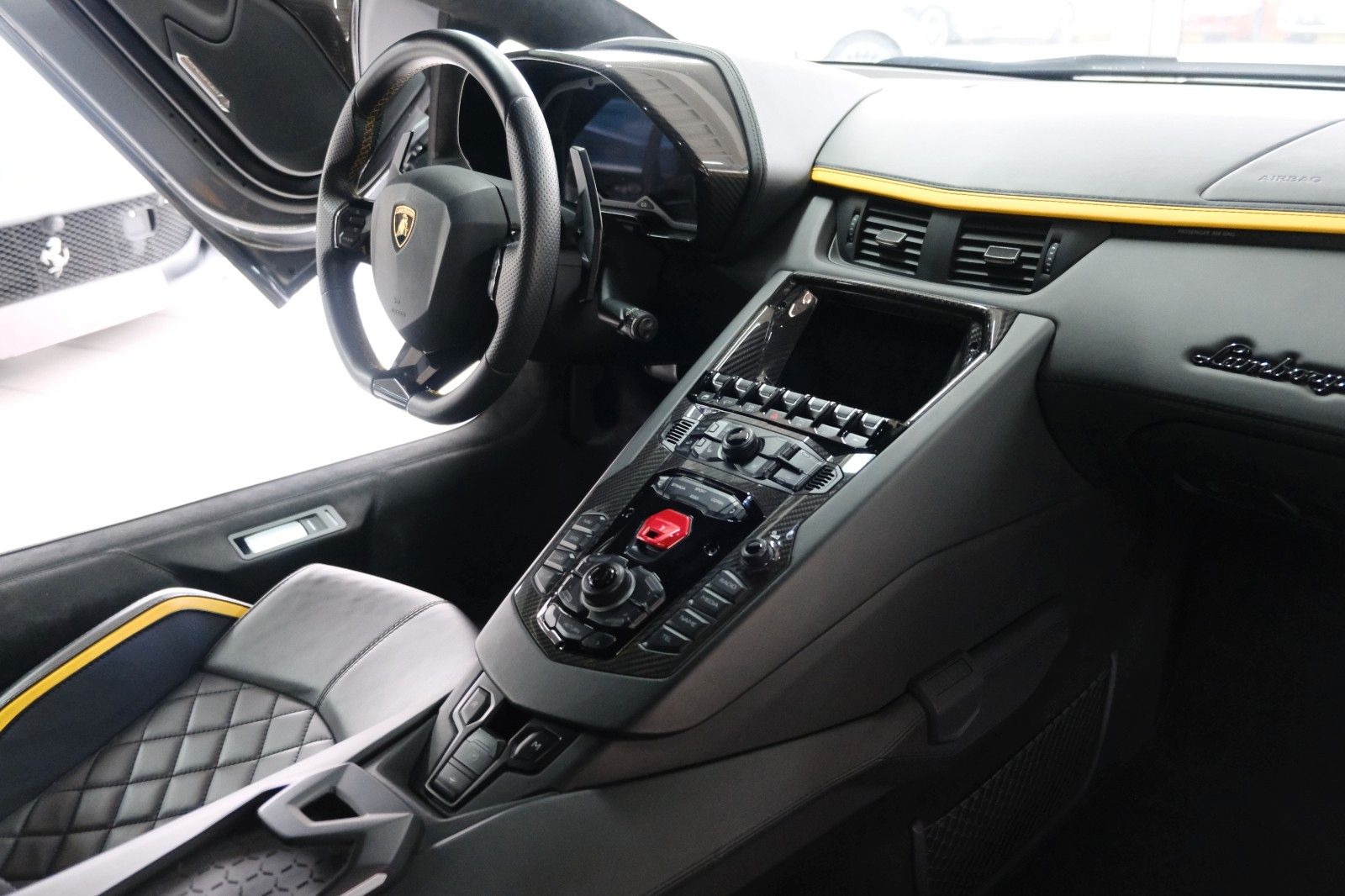 Fahrzeugabbildung Lamborghini Aventador S/Carbon/Lift/Matt/1A Zustand