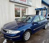 Renault Laguna Privilege 3.0 V6 24V Auto - Renault Laguna mit Benzin-Antrieb: Limousine