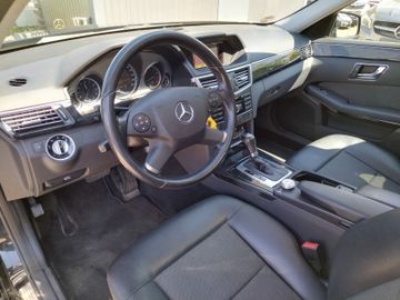 Mercedes E 200 - 11