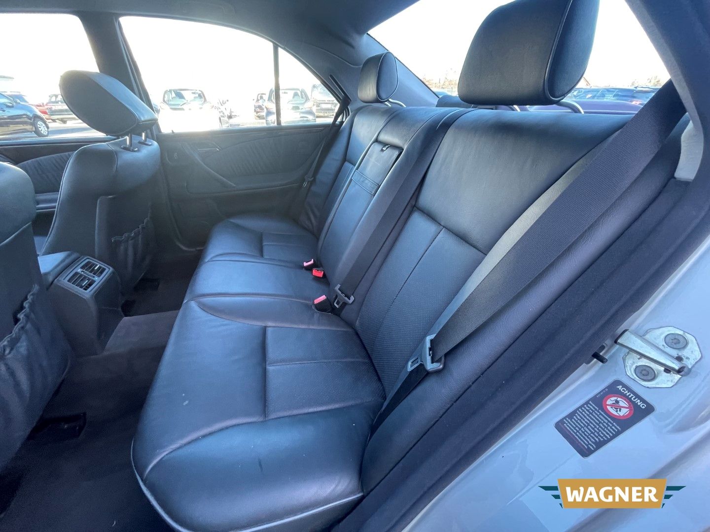 Fahrzeugabbildung Mercedes-Benz E 200 Kompressor AVANTGARDE Automatik