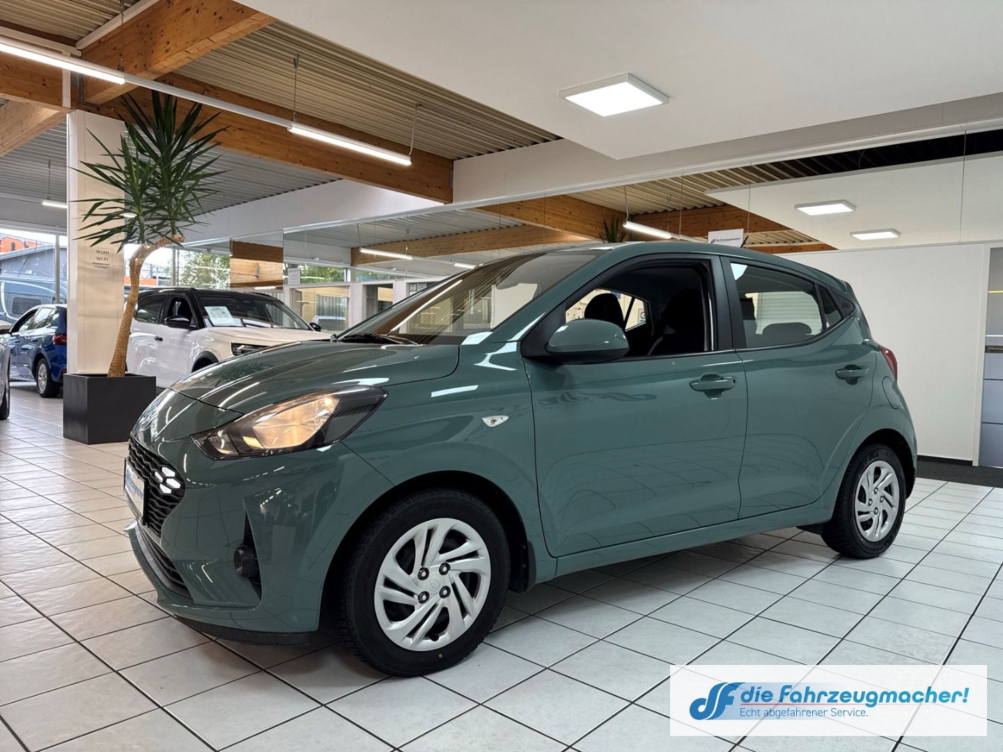 Fahrzeugabbildung Hyundai i10 Trend Navi Apple CarPlay Android Auto Musiks