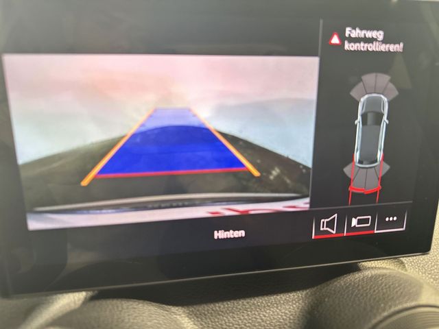 Q2 35 TFSI S LINE LED+KAMERA+VCP+AHK+NAVI