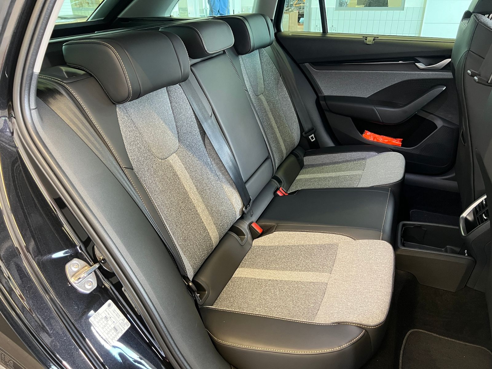 Fahrzeugabbildung SKODA Octavia Combi FL Exclusive 1.5 TSI mHEV DSG *LED