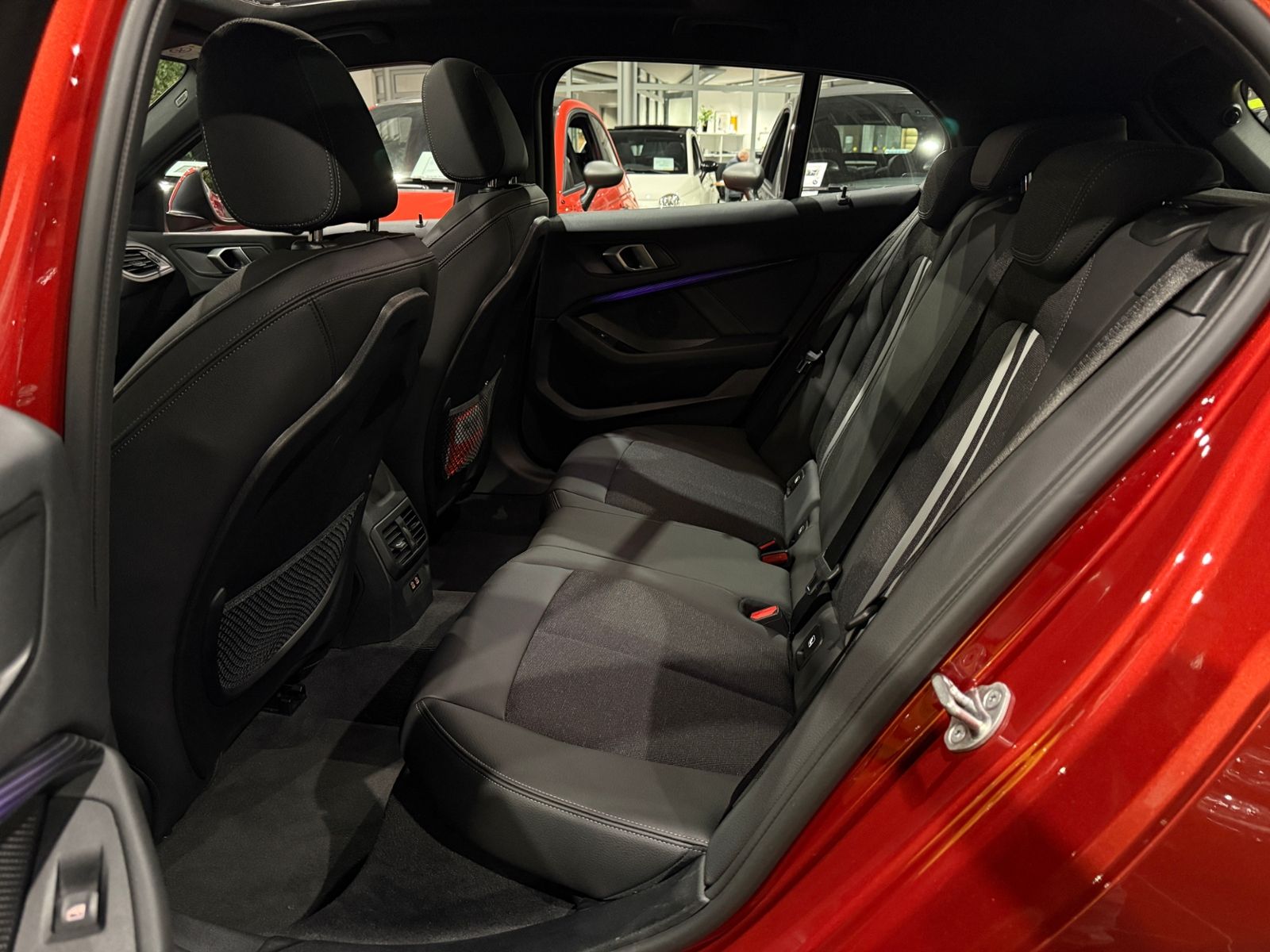 Fahrzeugabbildung BMW 120 i Advantage PANO AHK LED NAVI