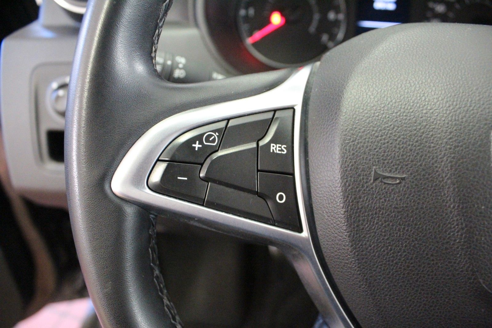 Fahrzeugabbildung Dacia Duster TCe130 *Anniversary Navi*Sitzhzg*Kamera