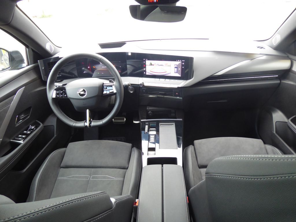 Fahrzeugabbildung Opel Astra Sports Tourer 1.2 Turbo Automatik Ultimate