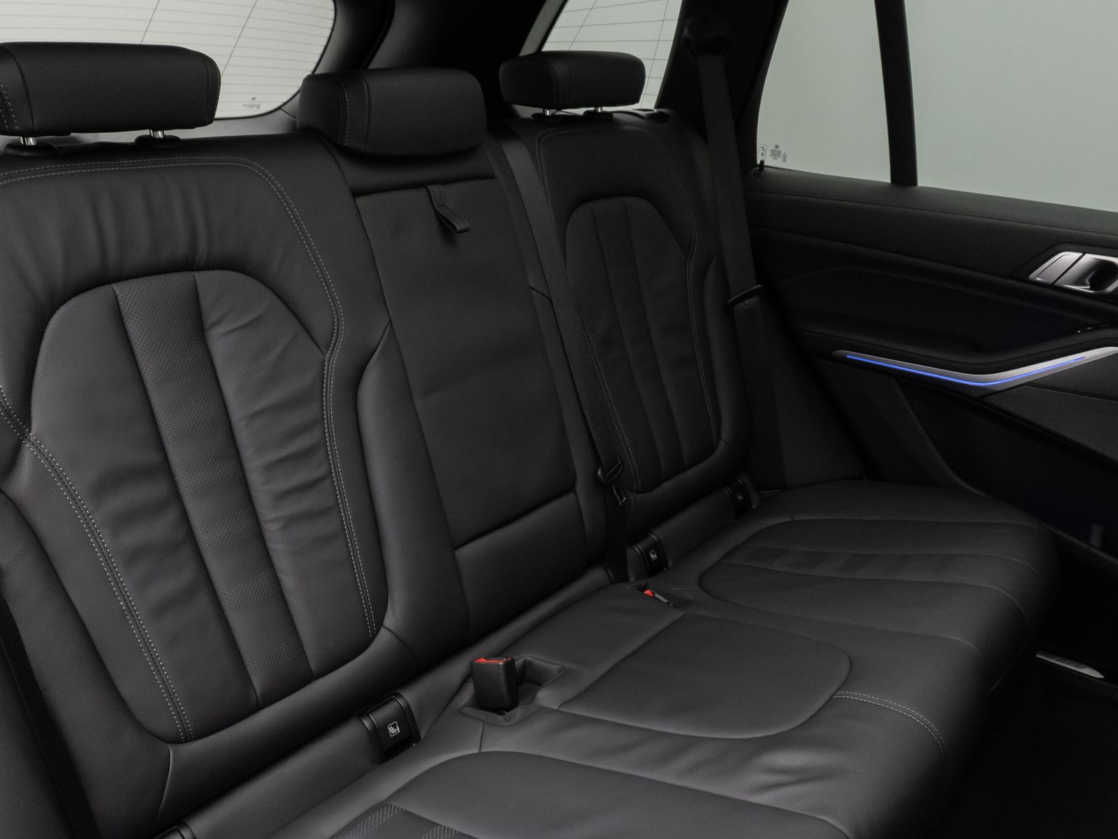 Fahrzeugabbildung BMW X5 xD30d M Sport Panorama Laser 360°HUD DAB H/K