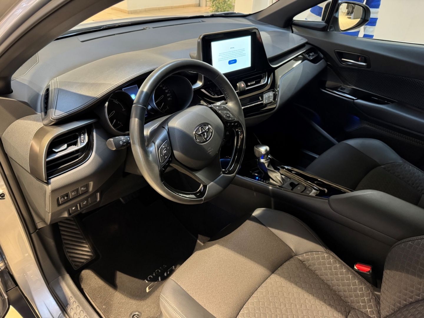 Toyota C-HR Hybrid Team D NAVI Sitzheizung KAmera Garan foto 7