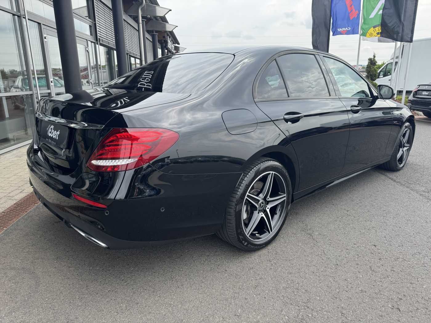 Fahrzeugabbildung Mercedes-Benz E 300de 9G AMG+Pano+Memory+Ambiente+ RFK+Night