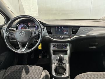 Fotografie des Opel Astra 1.5 D Sports Tourer 120 Jahre